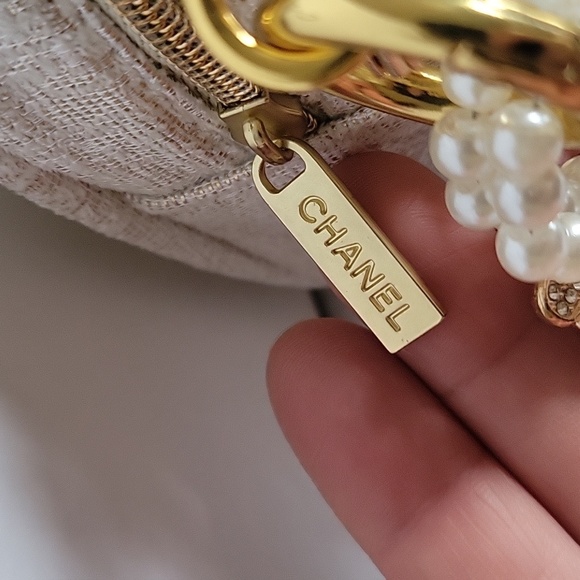 Chanel Beige POUCH - Picture 7 of 13